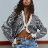Chevron-cardigan med kontrastknapper