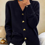 V-hals cardigan – Blød strik med knapper