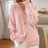 Kabelstrikket cardigan med knapper – Klassisk strik
