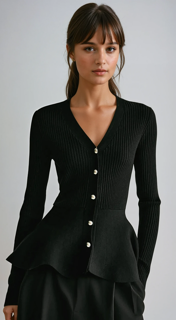 Ribstrikket peplum-top med knapper