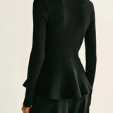 Ribstrikket peplum-top med knapper