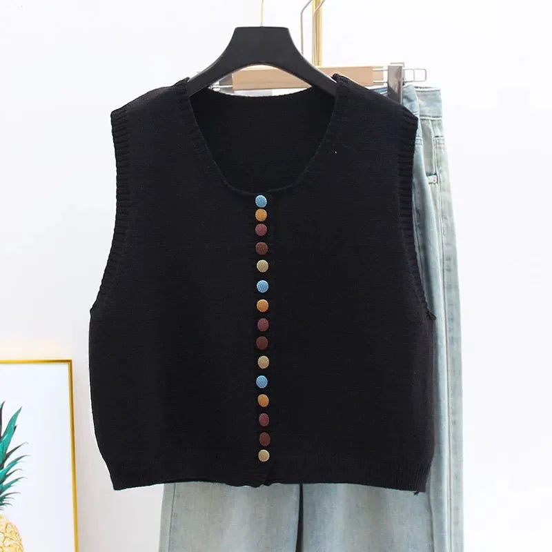 Maribel | Strikket vest med farverige knapper